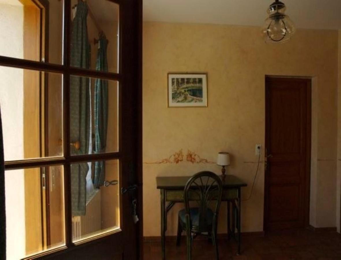 Chambres D'Hotes Les Pierries Vezannes Bilik gambar